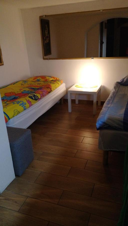 Szalupa Hostel Airport Zakroczym Zewnętrze zdjęcie